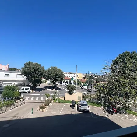 - 4 People - Swimming Pool - Parking * Golfe-Juan