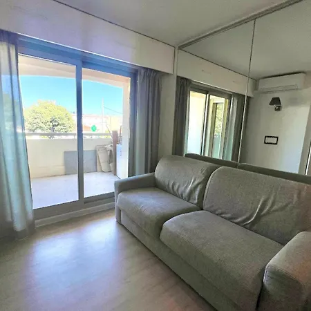 Apartment - 4 People - Swimming Pool - Parking *